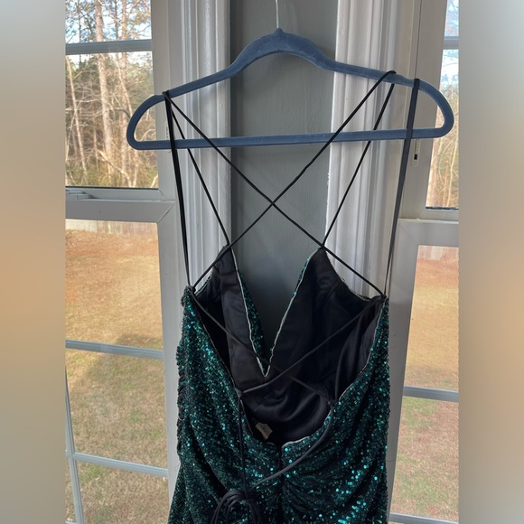 Cinderella Divine CH225 in Emerald Green - Picture 10 of 12